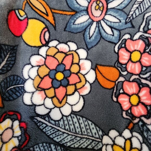 Vera Bradley Fleece Blanket With Colorful Tropical Go great for flying - Picture 4 of 4